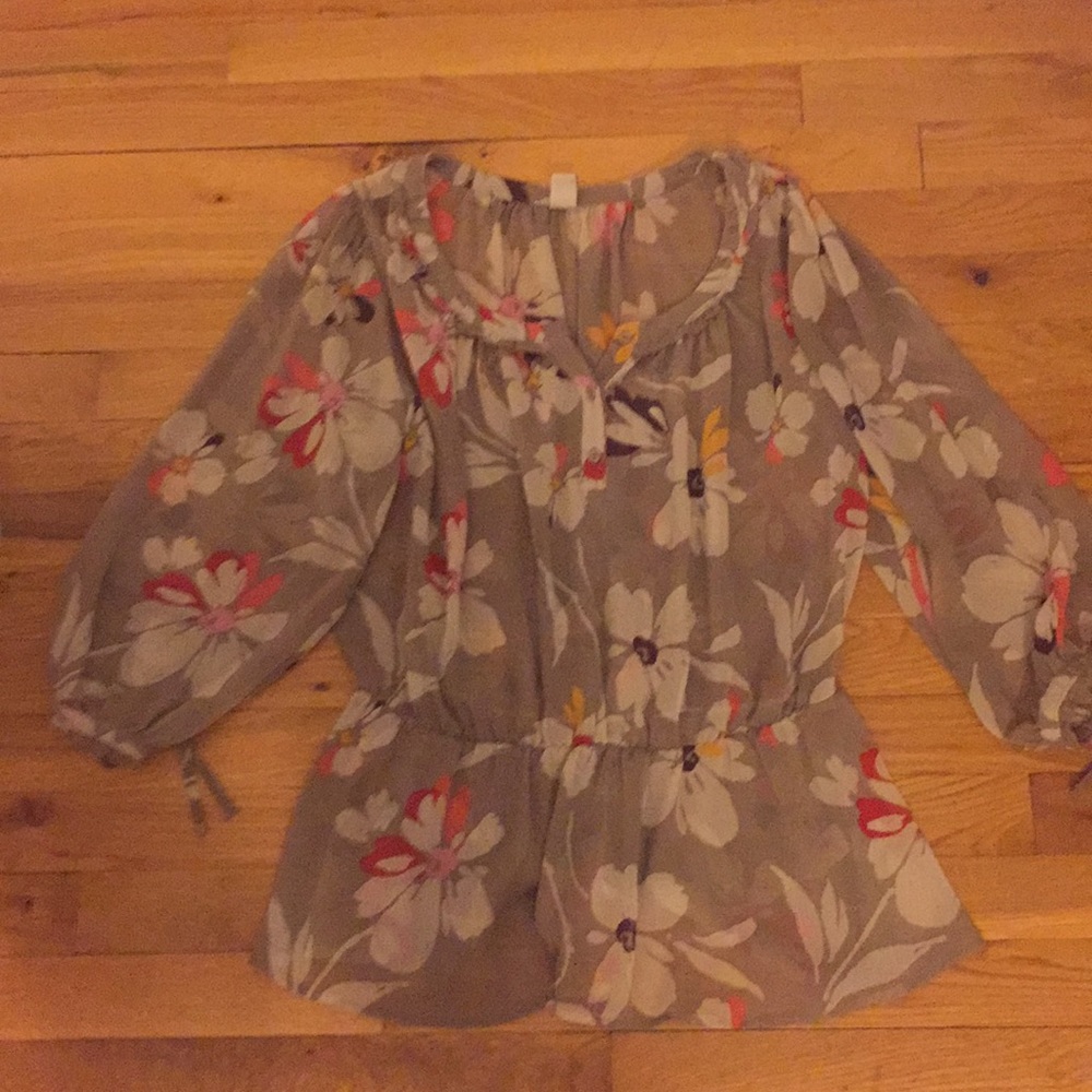 Floral pillowy top